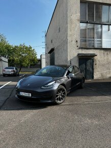 Tesla Model 3 - 2