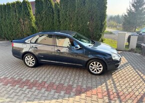 Volkswagen Jetta 1,4 TSi Pravid.servis, 1 Majit benzín - 2