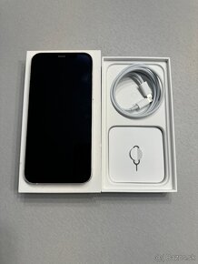 Predám iPhone 12, 64GB, v štýlovom bielom prevedení - 2