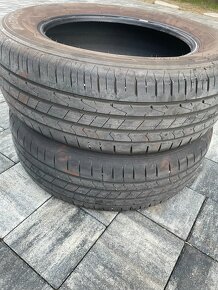 Predám 2ks letné pneu HANKOOK 215/65R17 - 2