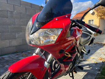 Predám Hondu CBR 125ccm ročník 2004 - 2