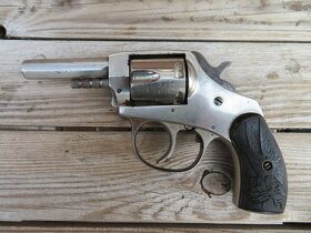 Americky historicky revolver v cal 32rf - 2