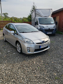 Predám Toyotu Prius III - 2