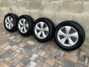 Predám org zimnú sadu ŠKODA 5x112 R17 6,5J ET38 215/65 R17 - 2