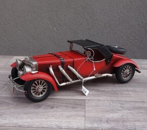 Retro model – auto červené. - 2