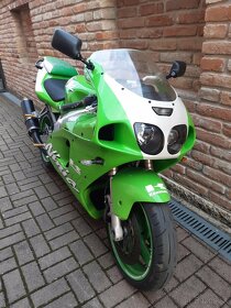 Kawasaki ZX 7R Ninja - 2