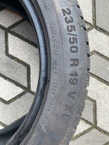 Predám zimné pneu CONTINENTAL 235/50 R19 V XL - 2