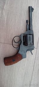 Revolver Nagant 1895 ww2 - 2