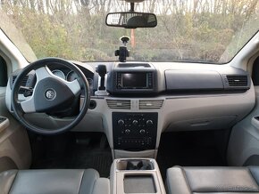 VW Volkswagen Routan - 2