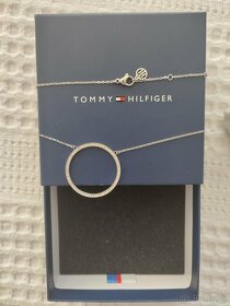 Značkový náhrdelník s kruhom a krištáľmi Tommy Hilfiger - 2