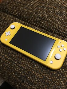 Predám Nintendo Switch Lite - 2