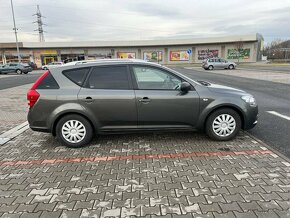 Kia Ceed 1.4i 16V 2 maj. koupeno ČR serviska - 2