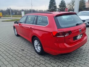 Predám VW Passat Kombi 2023/9 2.0tdi virtual kokpit - 2