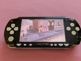 PSP 1000 (FAT) čierne s bielymi tlačidlami - 2