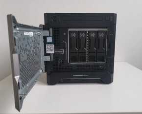 Predám server HP ProLiant MicroServer Gen8 - 2