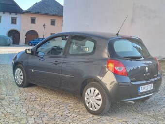 Renault Clio 1.2i - 2