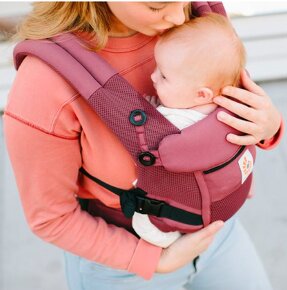 Nosič Ergobaby Adapt mesh burgundy - top stav - 2