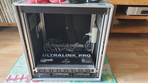 Transport case s Dolby SRA + Behringer Ultralink Pro MX882 - 2