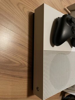 Xbox One S - 2