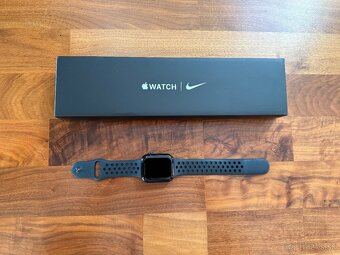 Apple Watch Series 7 45mm Nike Edition – TOP stav - 2