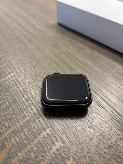 Apple Watch SE 44mm - 2