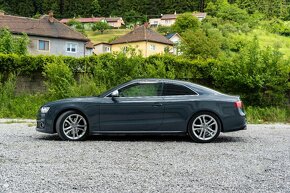 audi S5 v8 manuál - 2