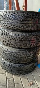 215/70r16 zimné mitsubishi - 2