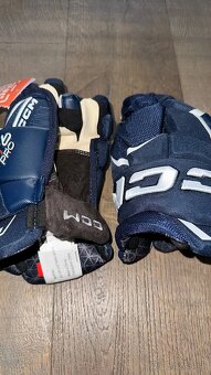 HOKEJOVE RUKAVICE CCM JETSPEED FT6 PRO JR - 2