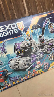 70352 Lego Nexo Knights - Jestrove mobilné ústredie - 2