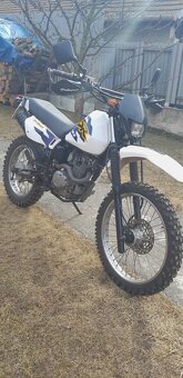 Suzuki DR 125 - 2