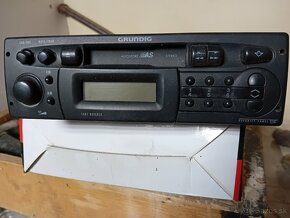 Grundig autoradio - 2