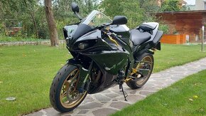 Predám Yamaha YZF R1 r.v. 2011 (Big Bang) - 2