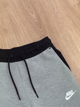 Nike Tech Fleece Black & Grey - 2