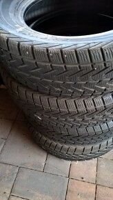 ZIMNÉ 215/65 R16 98H VREDESTEIN cca 5-6 mm  LEN 79,99 €/sada - 2