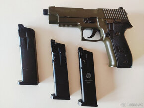 WE SIG Sauer P226 full metal RIS + zásobníky, kufrík - 2