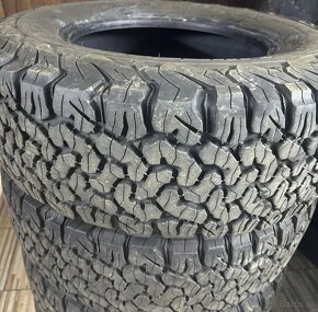 BFGoodrich All Terrain T/A KO2 285/70 R17 - 2