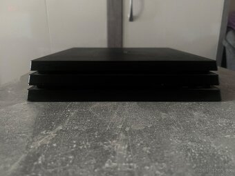 Playstation 4 pro - 2