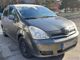 Toyota Corolla Verso 2.0 diesel 85 kw 7-miestna - 2