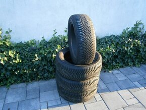 Predám 4x zimné pneu Michelin 205/55 R17 95VXL - 2