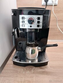 Kavovar delonghi - 2