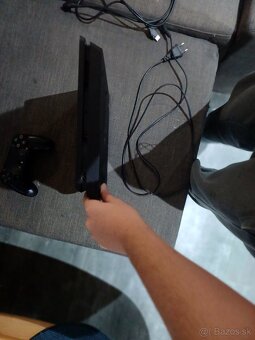 Predám Ps4 Slim - 2