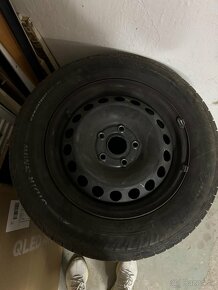 Pneumatiky zimne 195/65 r15 vw - 2