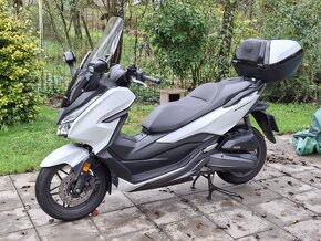 Honda forza 125 rv.2020....max.vybava - 2