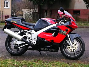 Suzuki GSX-R 750 SRAD - 2