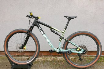 Predám horský karbon. bicykel Specialized S-Works Epic L - 2