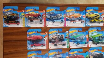 Predám set modelov Hot Wheels main line (30ks) - 2