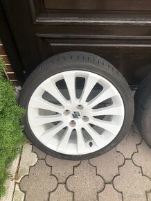 Predam letne komplety Suzuki 205/40 R17 - 2