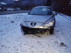 Predám v celku na náhradné dieli peugeot308 - 2