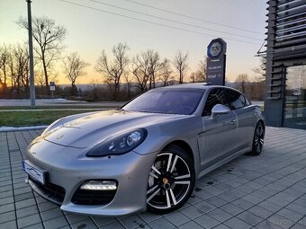 Porsche Panamera 4S 4.8 PDK 4x4 GTS Optik - 2