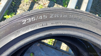 235/45R18 - 2